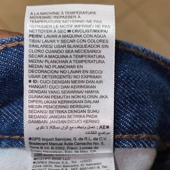 Old Navy High Rise Slouchy Straight Raw Hem Short Dark Rinse Shorts size 10 - Picture 5 of 6